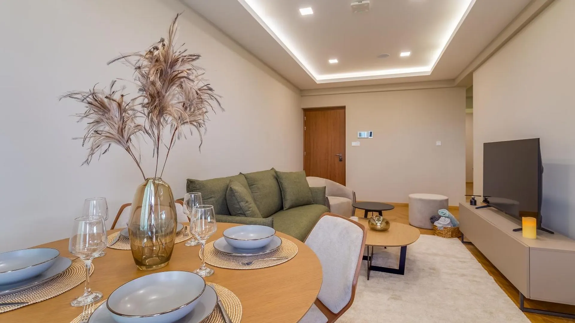 Apartment Pantio Living Residence Meneou